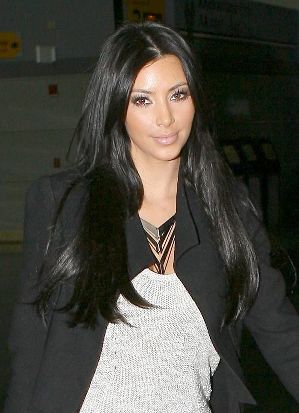 Kim Kardashian Long Straight Hairstyles 03 Kim Kardashian Long Straight Hairstyles 03