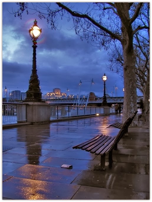شاهد معالم مدينة لندن كأنك تعيش بها London+calling_Rainy+Night,+London,+England