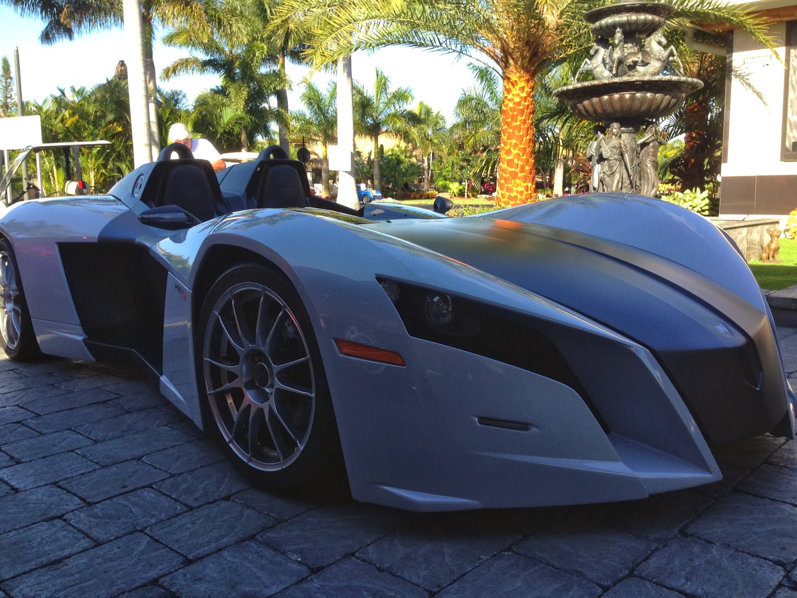 Automobile Aficionado Surpirse guest star in Magnum MK5 at premium R.V