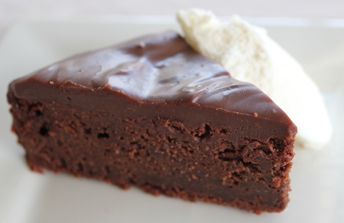 decadent chocolate mud cake - I could go a piece right now.