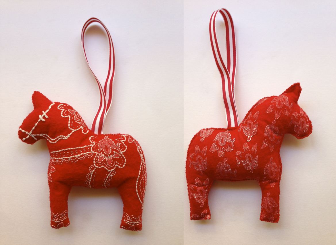 Paravent Christmas Ornament Swap