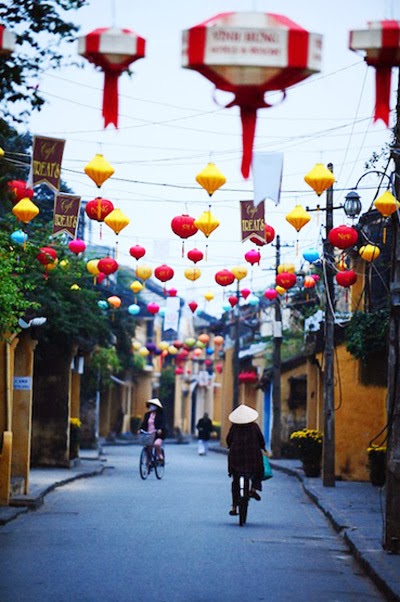 Sáng sớm ở Phố cổ Hội An Sáng sớm ở Phố cổ Hội An