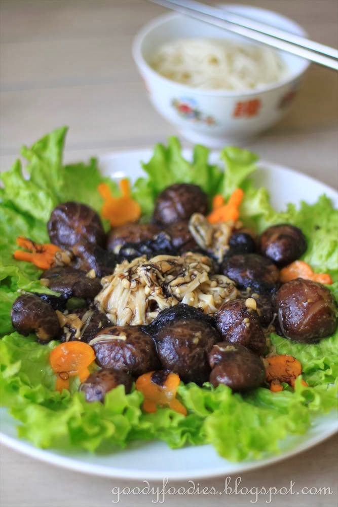GoodyFoodies Recipe Braised mushrooms with fatt choy and lettuce