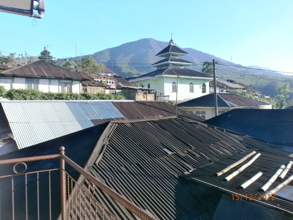 Bukit Sembrani dilihat dari pemukiman penduduk Desa