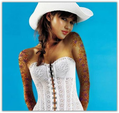 Mengintip Gadis Nakal Bertatto Seksi Bagian 1 Mengintip Gadis Nakal Bertatto Seksi Bagian 1