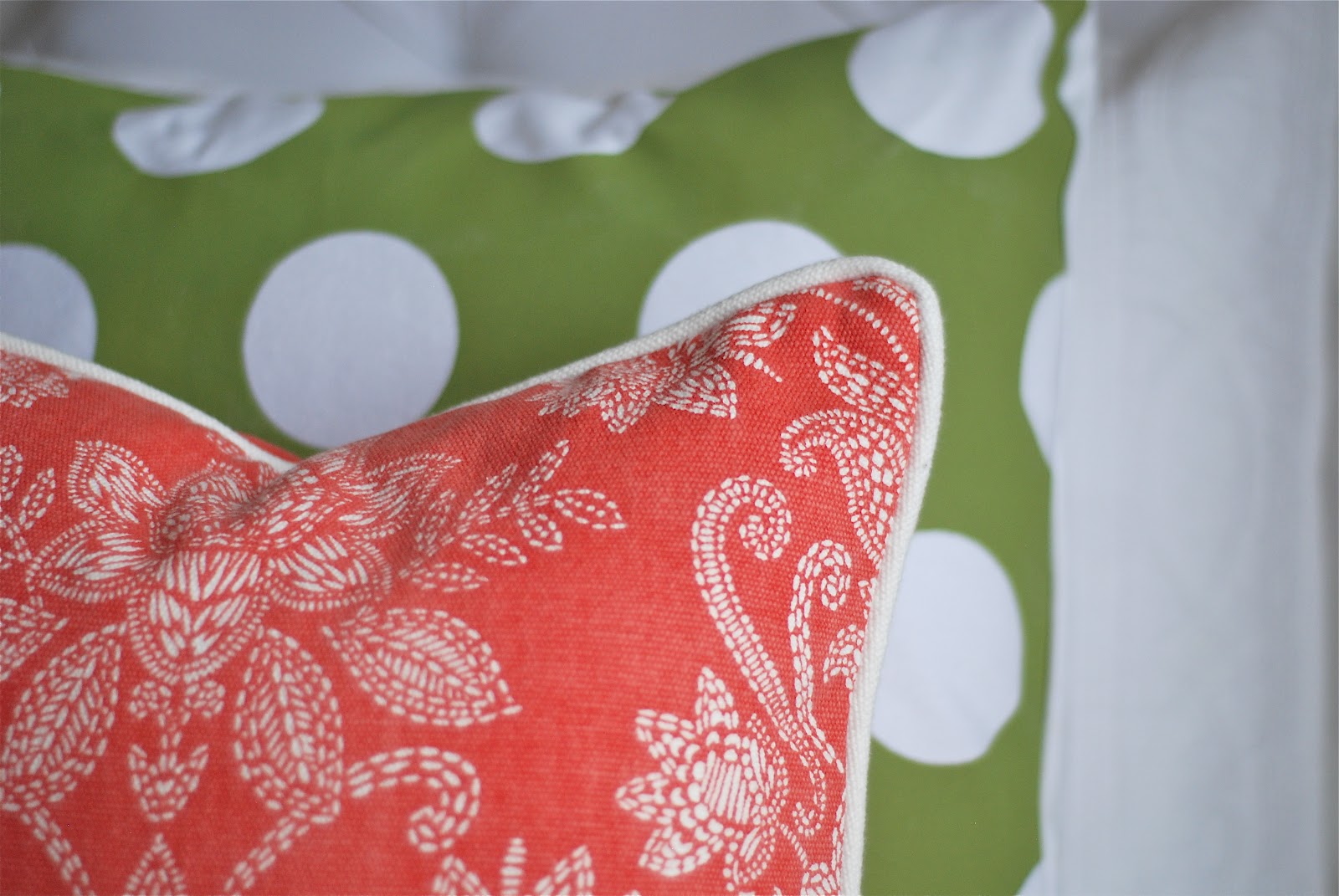 kreyv [so cheap, so easy] Polka Dot Painted Pillows