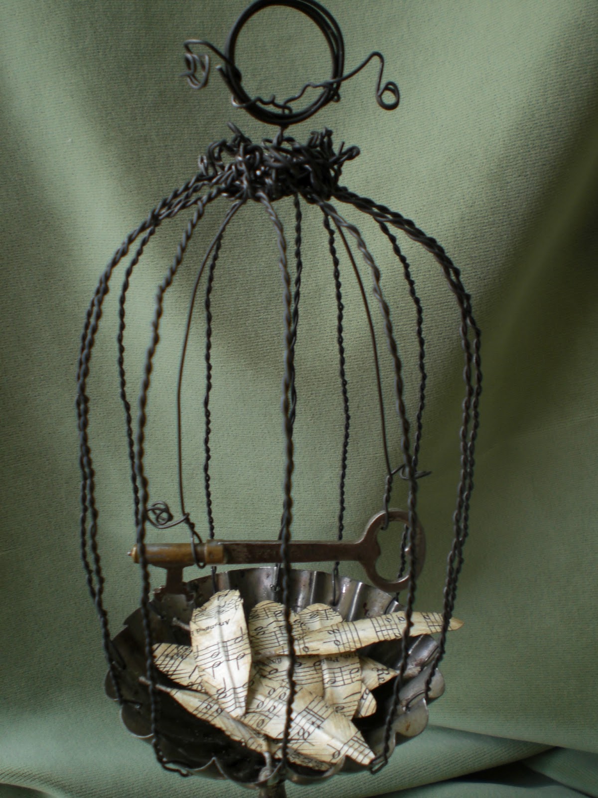 Todolwen A Tart Tin Bird Cage