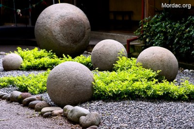 stone sphere 400x266  10    