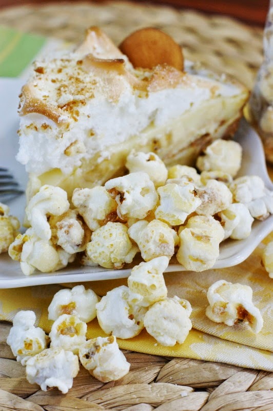 The Kitchen is My Playground Banana Pudding Pie {& 'POP's' Day POPCORN