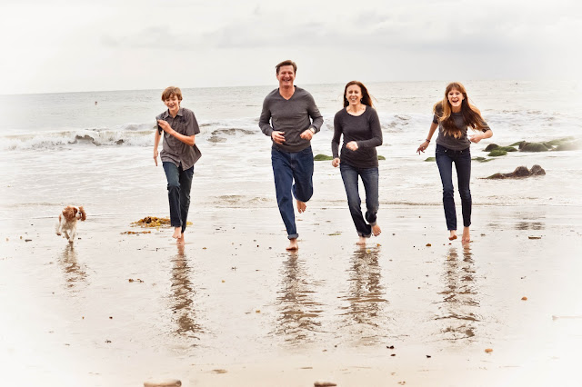 https://kincannonphotography.com/family-beach-photos/ 