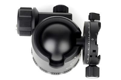 Sunwayfoto DDH-03 on XB-52 Ball tilted Sunwayfoto DDH-03 on XB-52 Ball tilted
