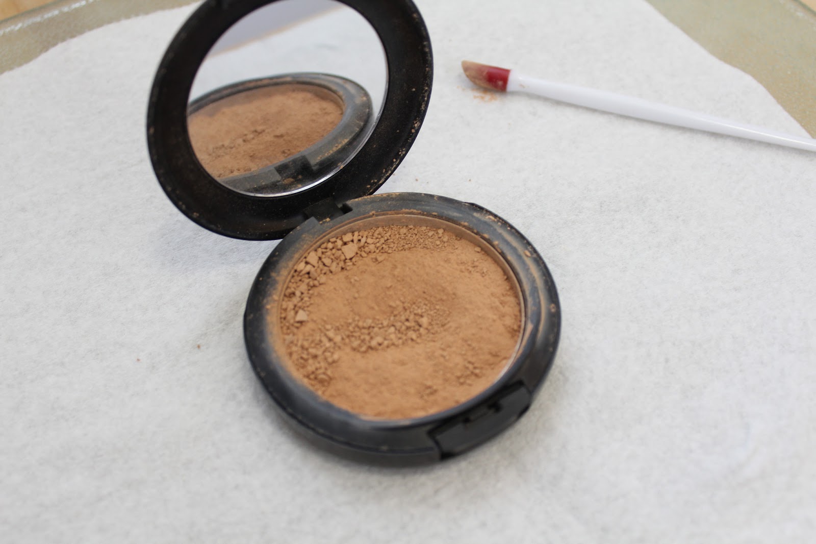 The Corporate Catwalk by Olivia diy fix your broken makeup compact