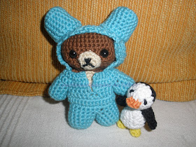 Osito y pingüino realizados a crochet para el CAL relámpago 2