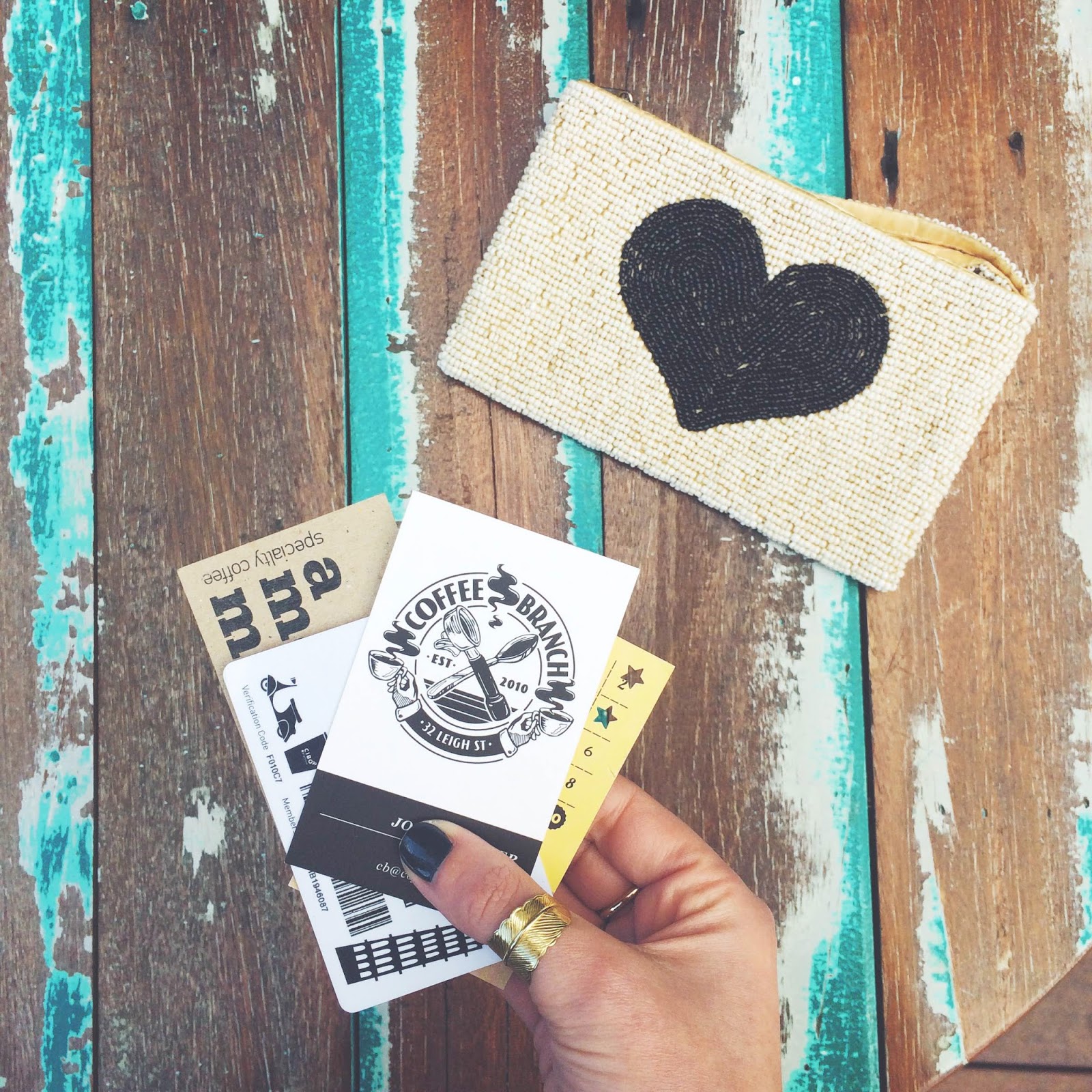 6 vật dụng nên loại khỏi hành lý du lịch 8 loyal card