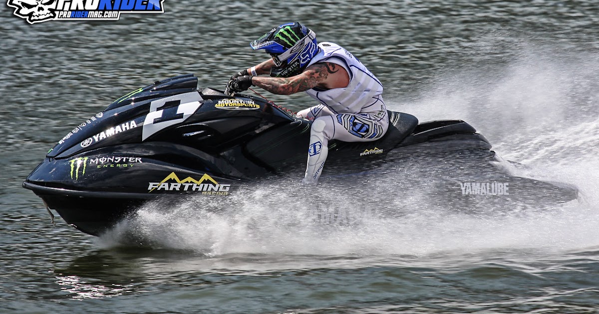 WHAT'S HOT Farthing wins 17th Championship!!!!