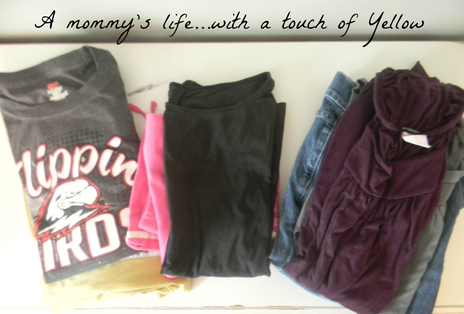 A mommy's life...with a touch of YELLOW What's in my Hospital Bag?