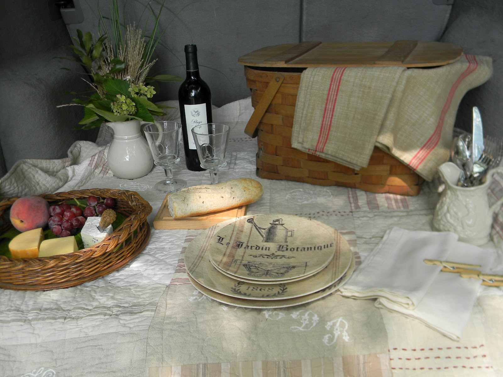 A Toile Tale A Little French Picnic