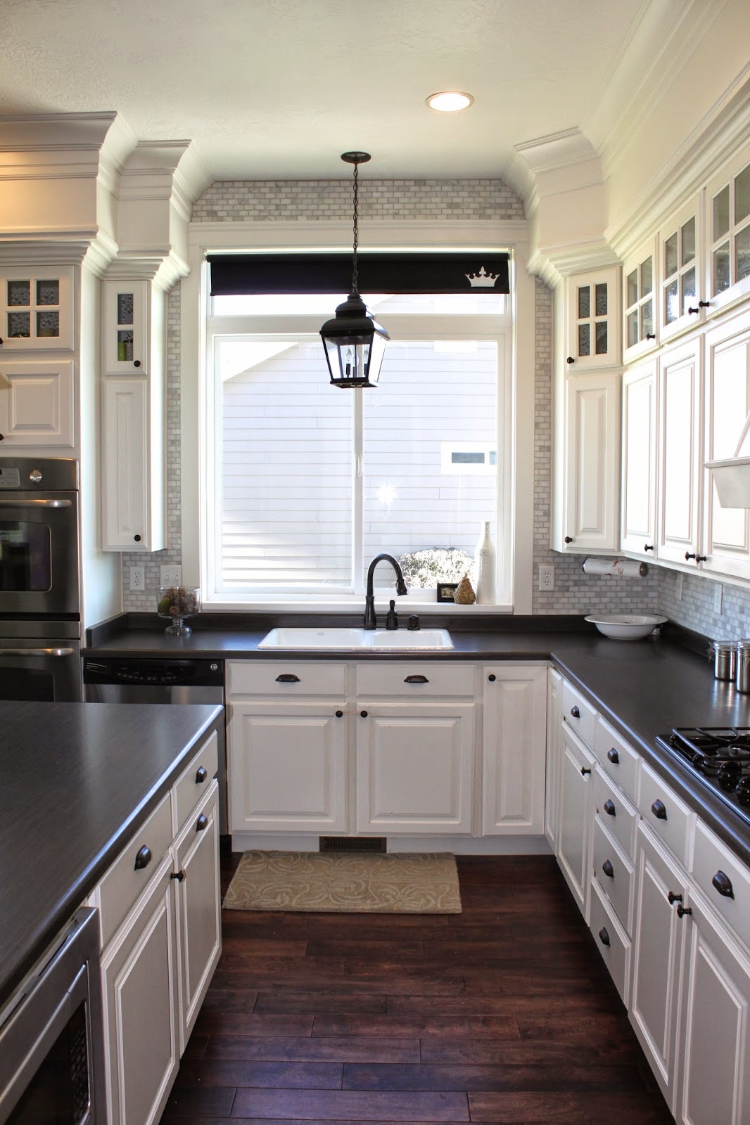 Amy's Casablanca: Kitchen Update: Marble Mosaic Backsplash