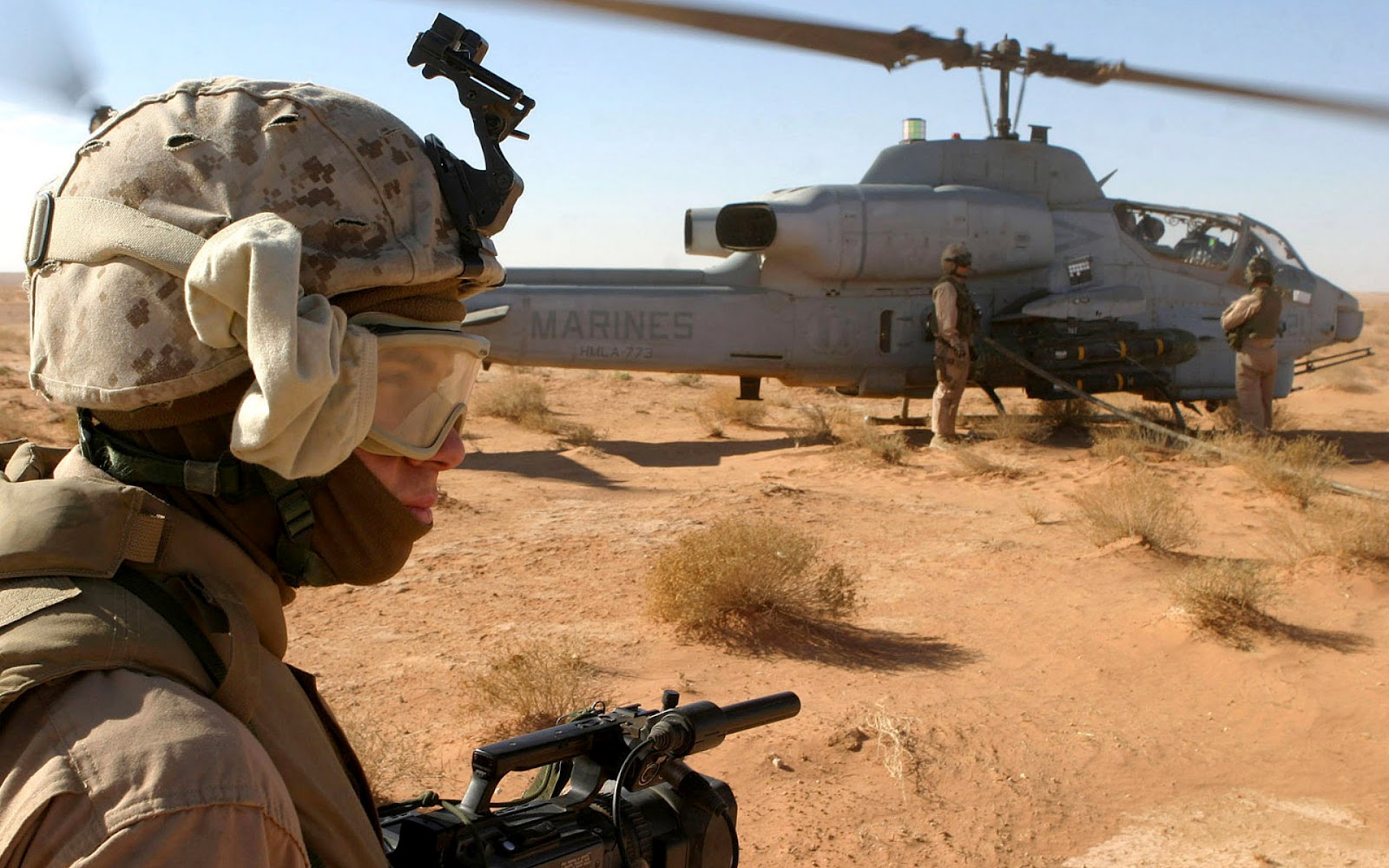 http://2.bp.blogspot.com/-dO6fh_dnrtQ/T0ff9xTYBPI/AAAAAAAACD8/c4RFAQXOPCM/s1600/USMC+Soldier+(10).jpg
