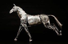 24-Horse-Andrew-Chase-Recycle-Fully-Articulated-Mechanical-Animal-www-designstack-co