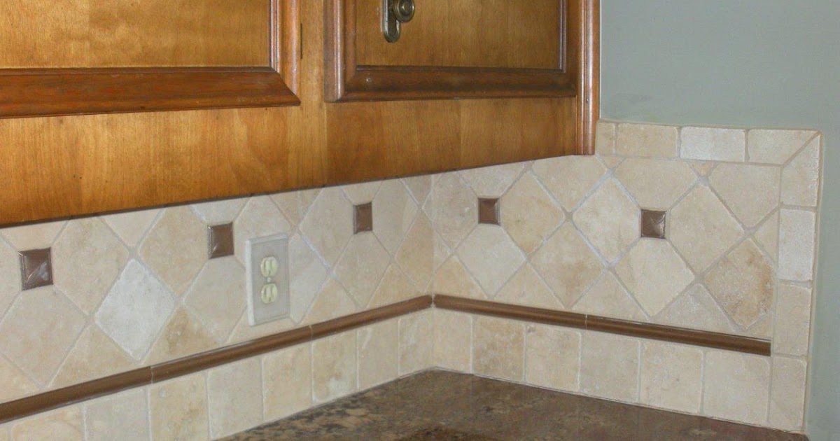 COCINA DE GRANITO CON BACKSPLASH - COCINAS Y BAÑOS: REPOSTEROS