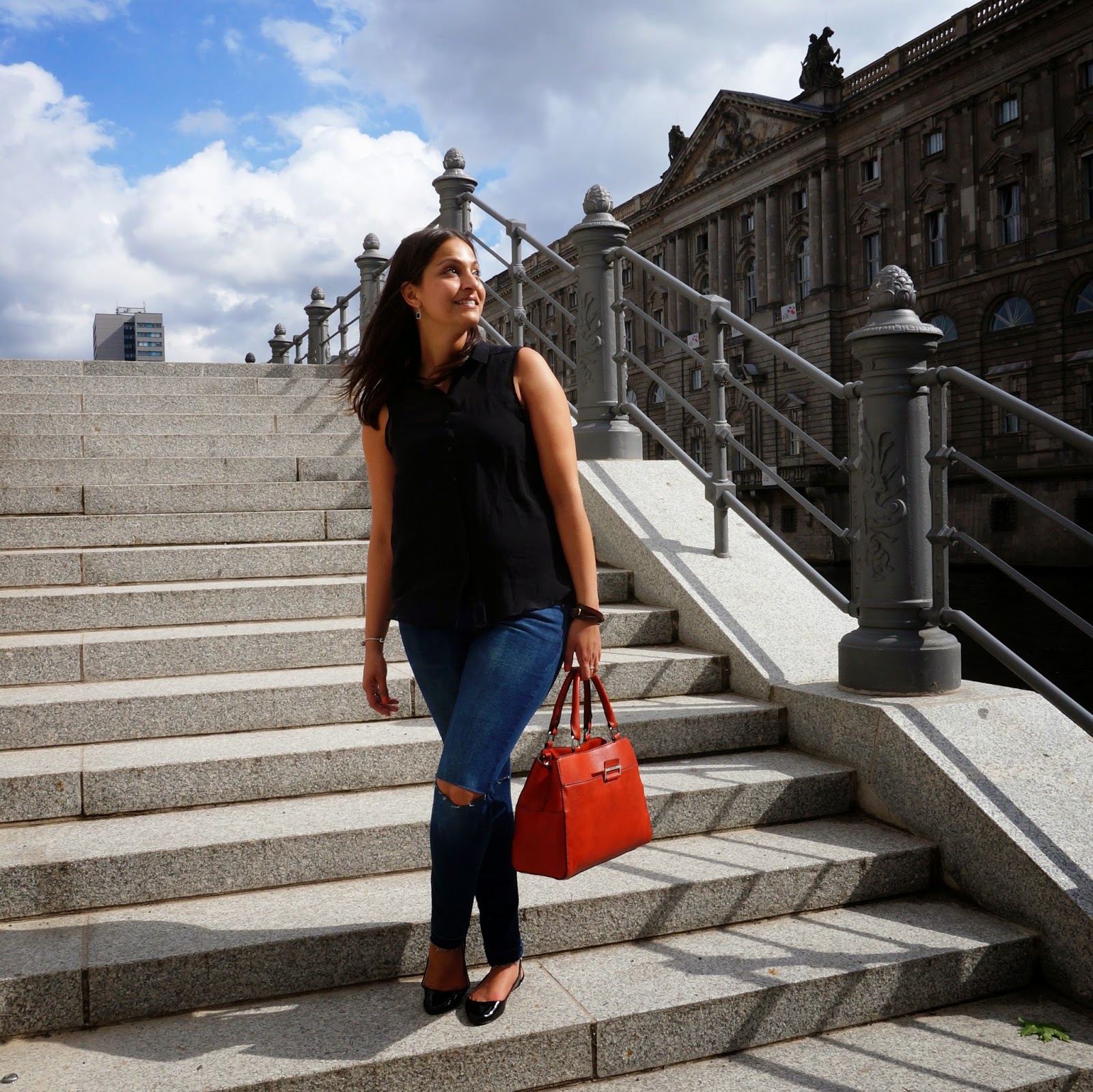 Herbstjunge Fruhlingsmadchen Auch Berlin Ist Im Regen Nicht