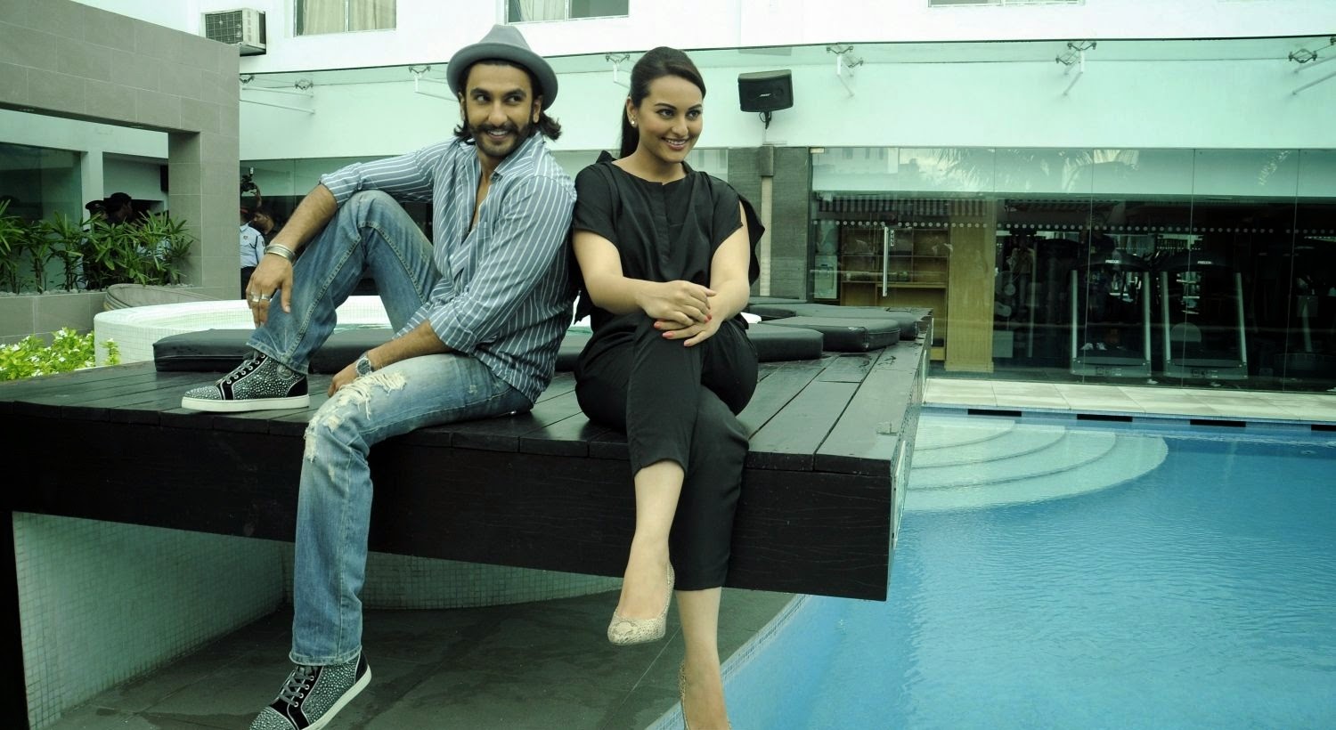 Ranveer Singh & Sonakshi Sinha Couple HD Wallpapers Free Download