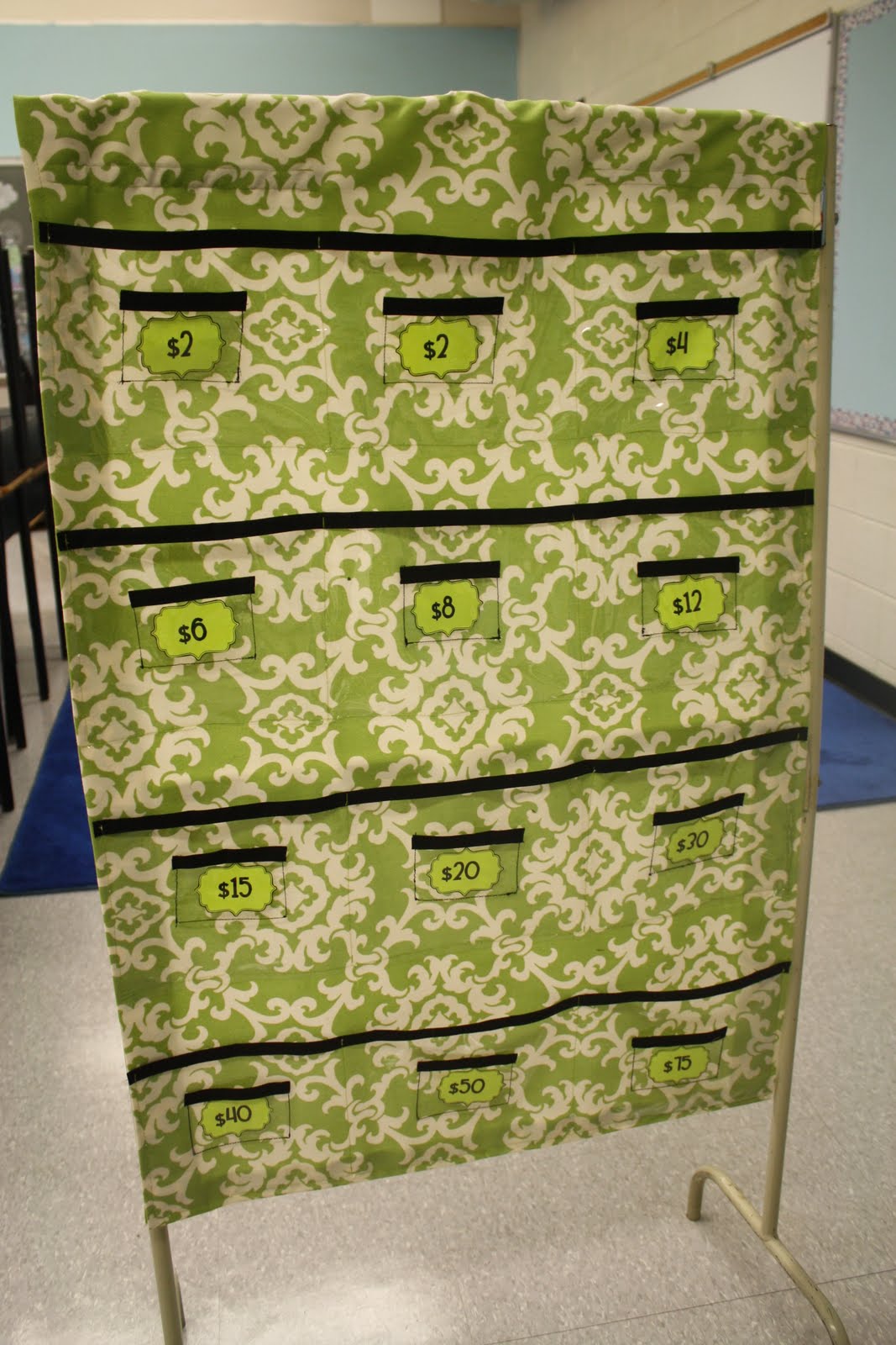 artisan des arts Homemade pocket chart!