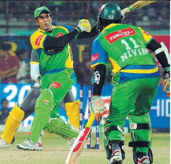 KOCHI FASHION Celebrity Cricket League (CCL kerala team photos)