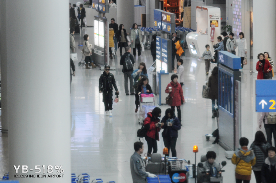 [+Pics] BB yendo a New York TAEYANG+Incheon+Airport_001