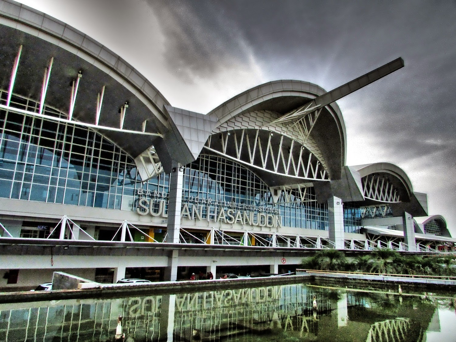 Bandar Udara Internasional Sultan Hasanuddin Bandar Udara Internasional Sultan Hasanuddin