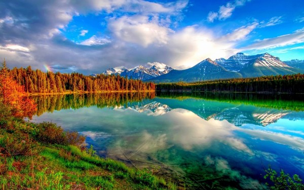 HD Beautiful Mountains Scenery Pictures