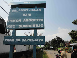 Pemasangan Batas Pekon (Papan Selamat Datang) 