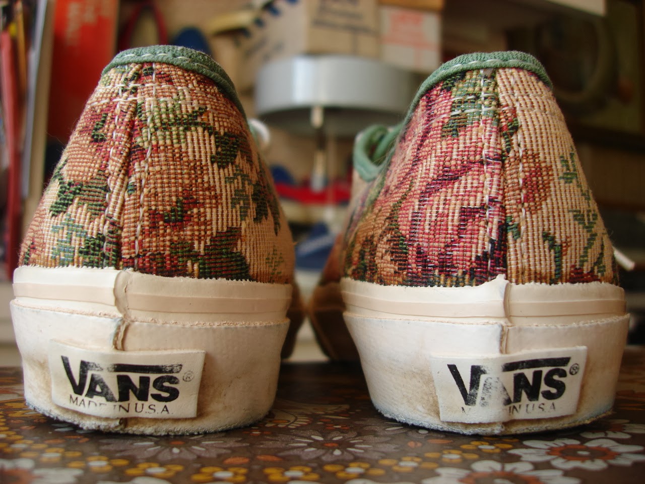 theothersideofthepillow vintage VANS FLORAL TEA TAPESTRY authentic