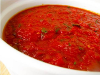 Molho de Tomate com Manjericão Molho de Tomate com Manjericão (vegana)