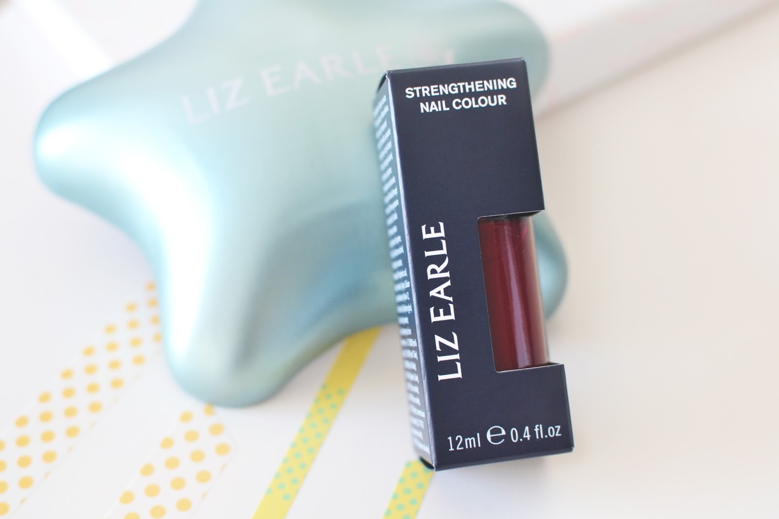 Liz Earle Christmas Star TemporarySecretary UK Fashion & Beauty