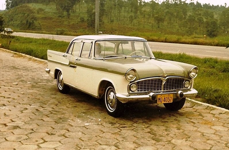 Retrômobilismo13 A elegância e a imponência do "V" no Simca Chambord!