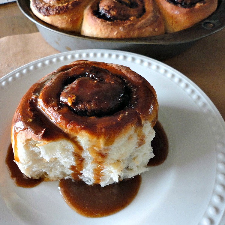 oat cinnamon sticky toffee buns bonheur cuisine