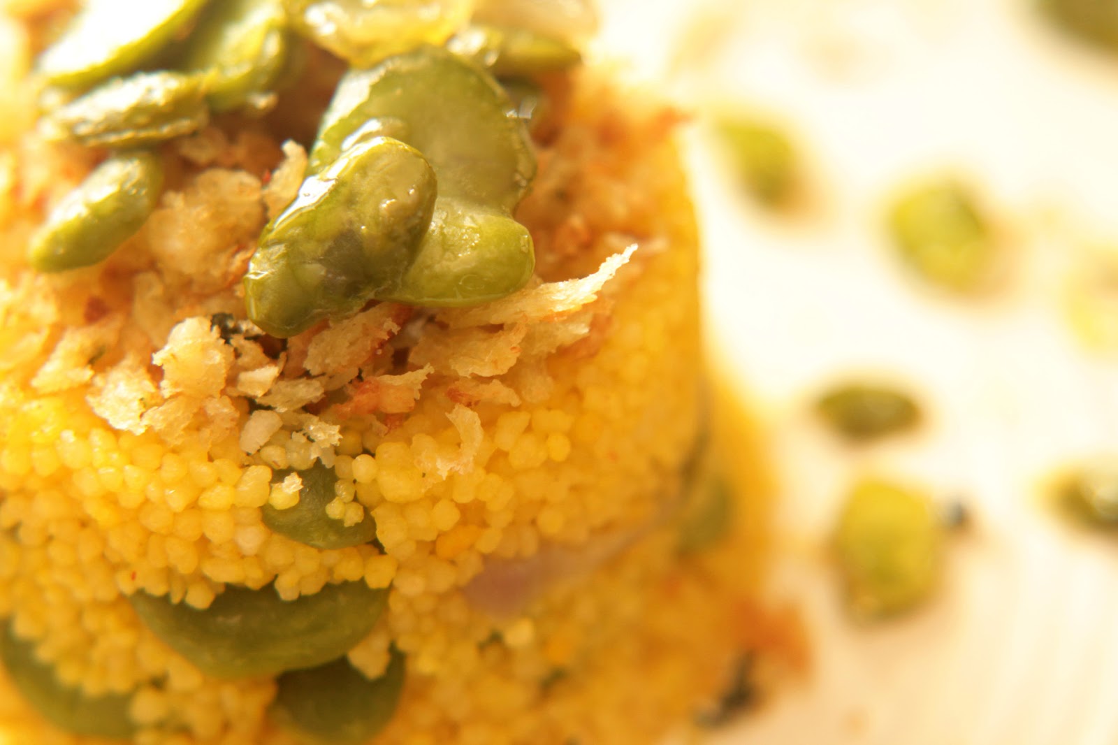 cucina verde dolce salata Couscous allo zafferano e fave con granella