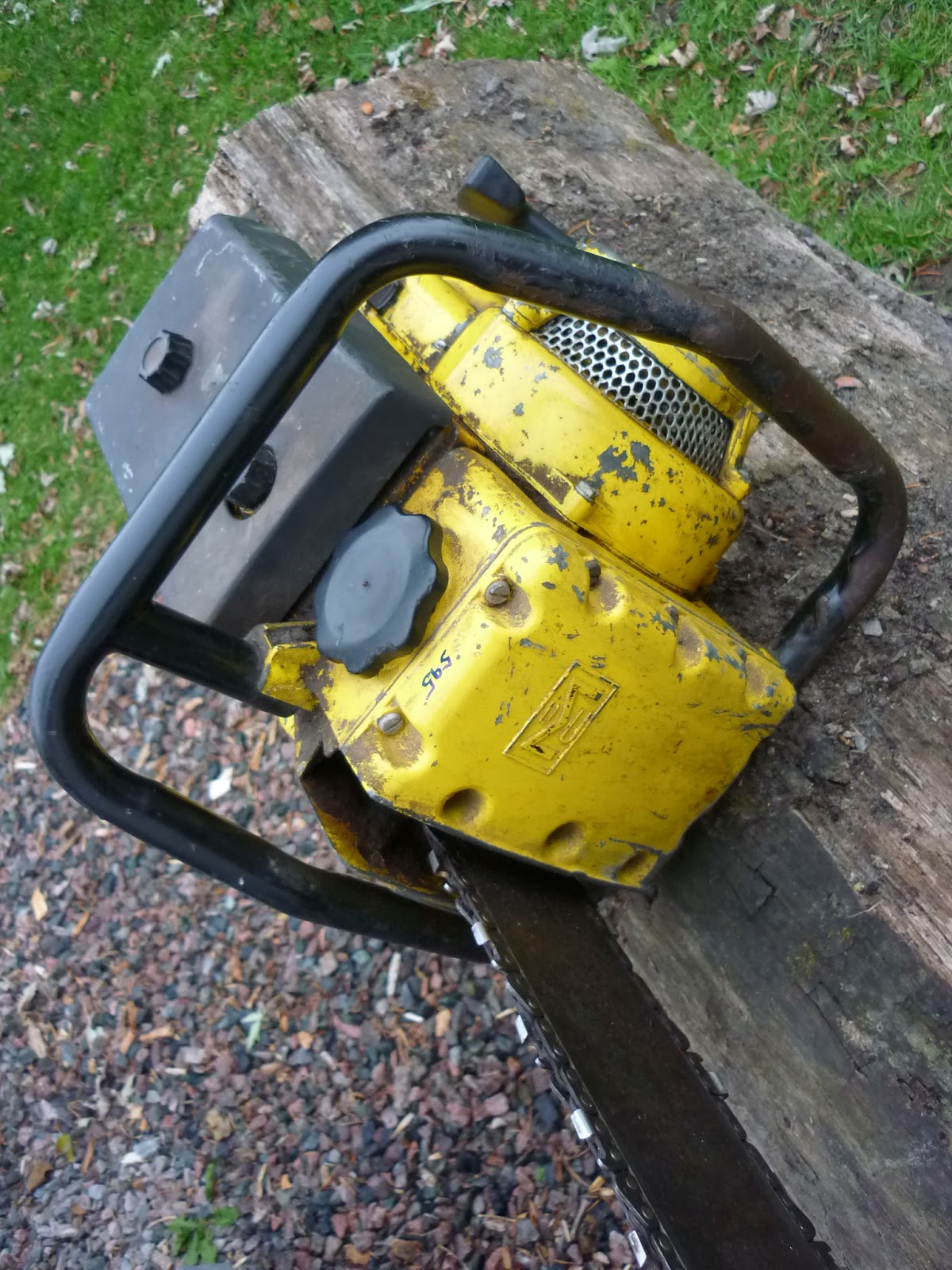 VINTAGE CHAINSAW COLLECTION MCCULLOCH 595.