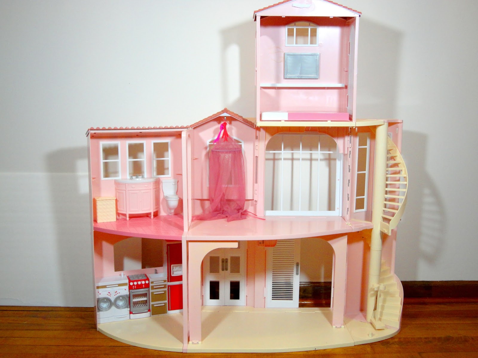 Eeeeek!! The Barbie 3 Story Dream House - The Waverlys