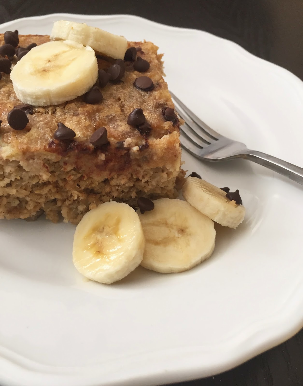 Peanut Butter & Chocolate Chip Banana Baked Oatmeal