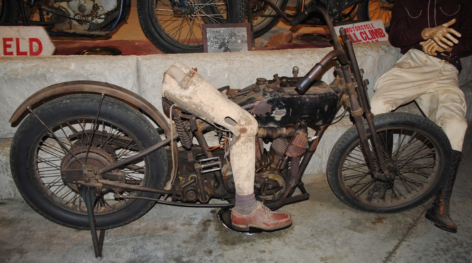 The Carpetbagger The Wall of Death and Wheels Through Time