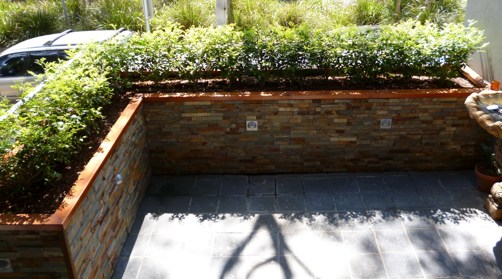 grounded GARDENS A private courtyard in Sydney.