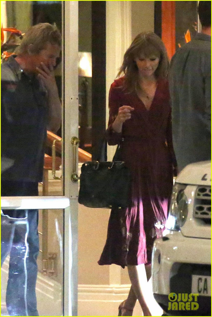 Celeb Diary Taylor Swift Amp Alexander Skarsgard In Cape