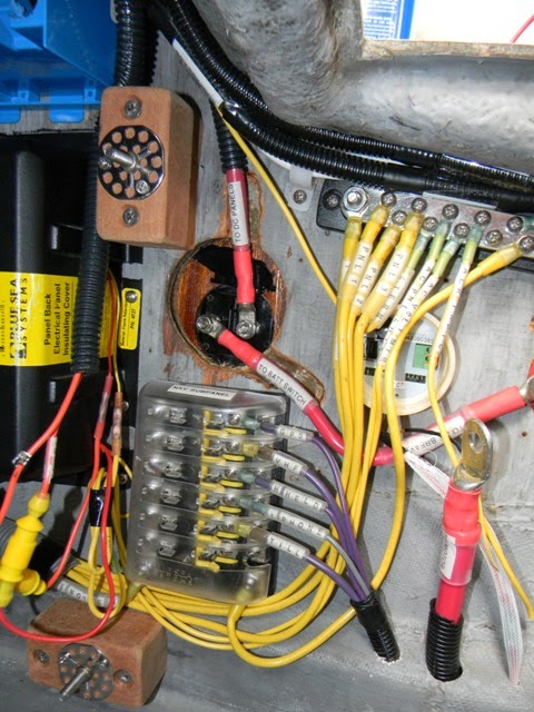 Ericson 25, Oystercatcher: Electrical, DC Main Circuit Breaker, Part 2