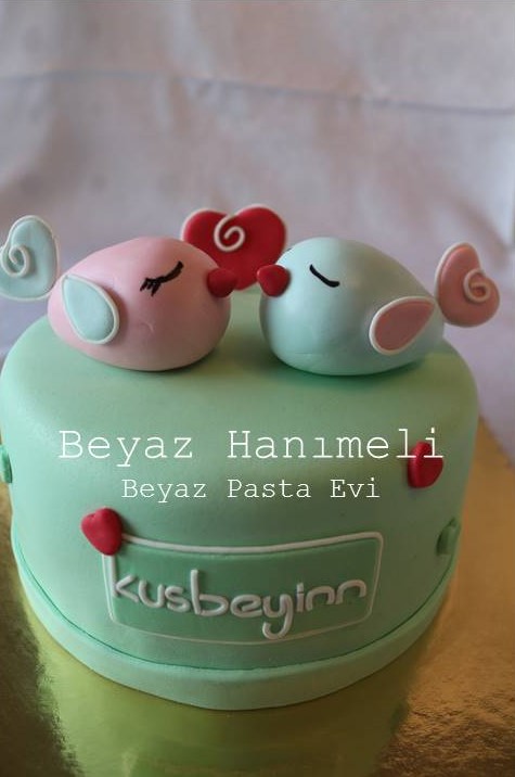 BEYAZ HANIMELİ: Kar yağdı hatun tatlısı (Etimek tatlısı)