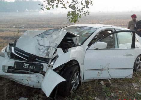 car body news on Jaspal Bhatti Dead Body Photo Road Accident - Punjabi Hungama