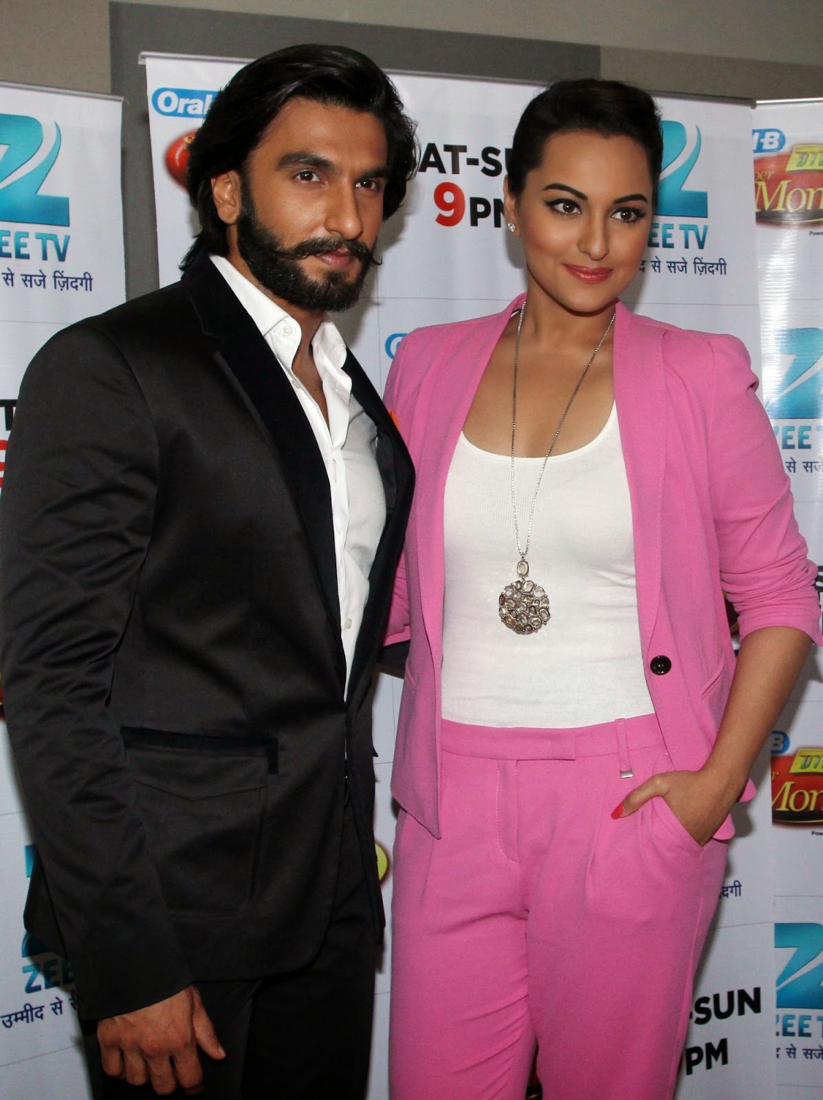 Ranveer Singh & Sonakshi Sinha Couple HD Wallpapers Free Download