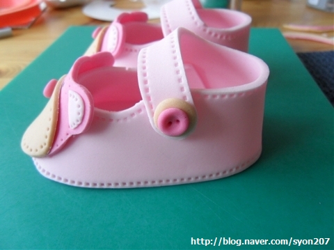 baby booties pattern for gumpaste baby booties pattern for gumpaste